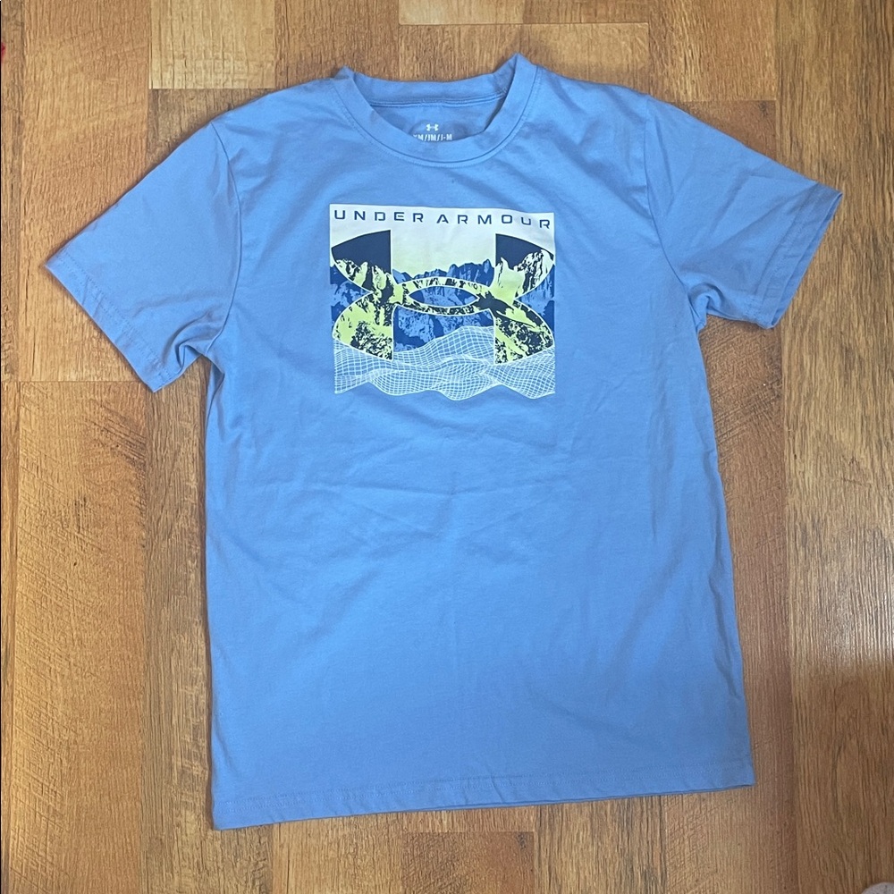 Under Armour Logo 🩵 Light Blue Graphic Tee Kids Medium